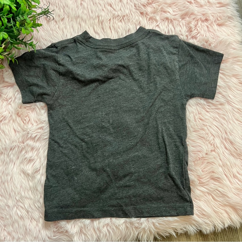 Buc-ees The Best Things are Wild & Free Leopard Print Sunflower Graphic Tee 2T - Picture 4 of 4